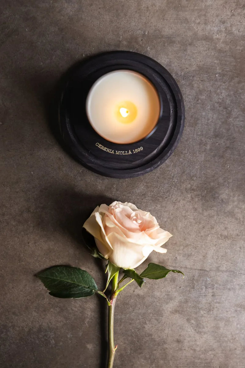 CERERIA MOLLA Świeca Premium 230gr. Oud and Leather