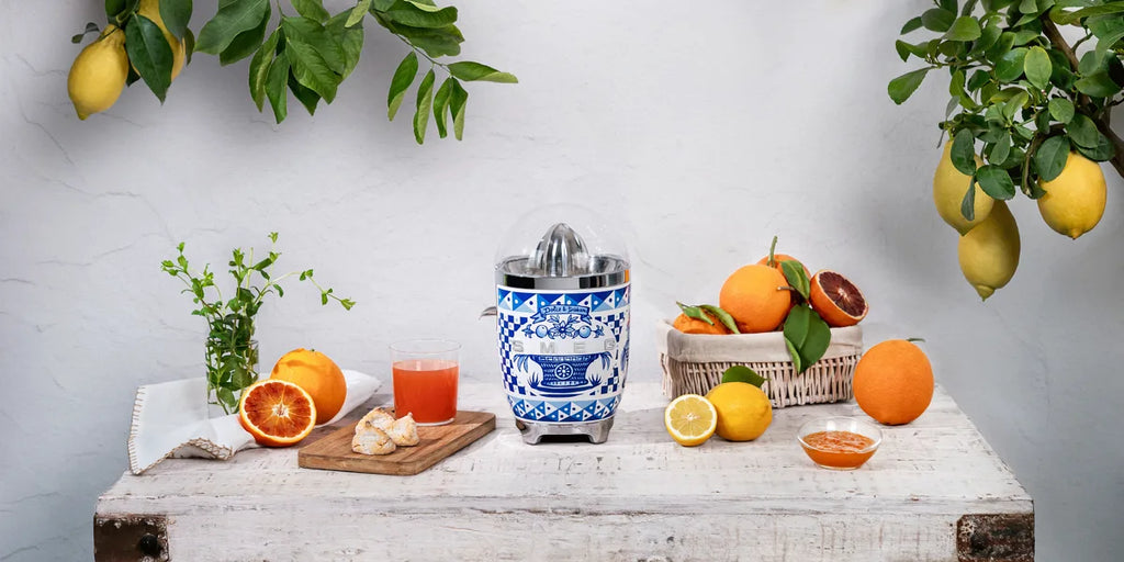 Wyciskarka do cytrusów Blu Mediterraneo 50's Style Smeg & Dolce&Gabbana