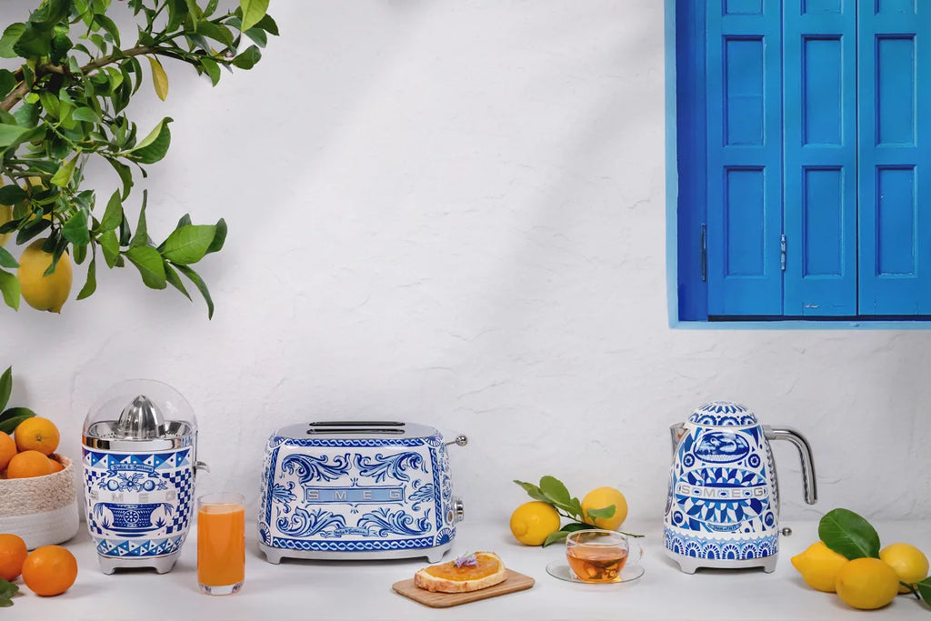 Wyciskarka do cytrusów Blu Mediterraneo 50's Style Smeg & Dolce&Gabbana