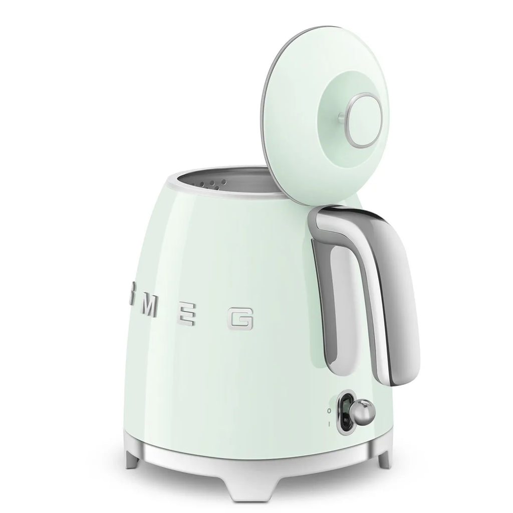 Czajnik Mini Smeg KLF05PGEU Pastelowa zieleń 50's Style