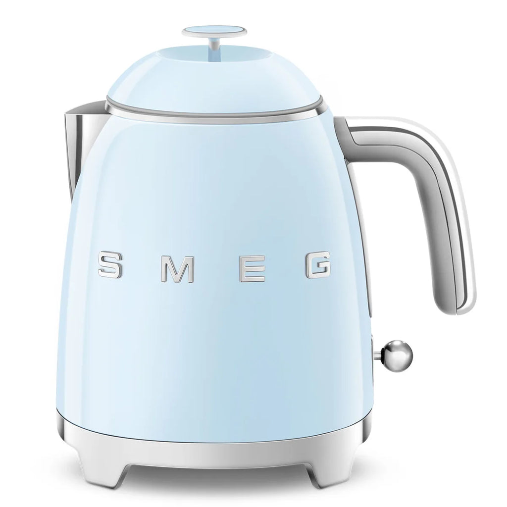 Czajnik Mini Smeg KLF05PBEU Pastelowy błękit 50's Style