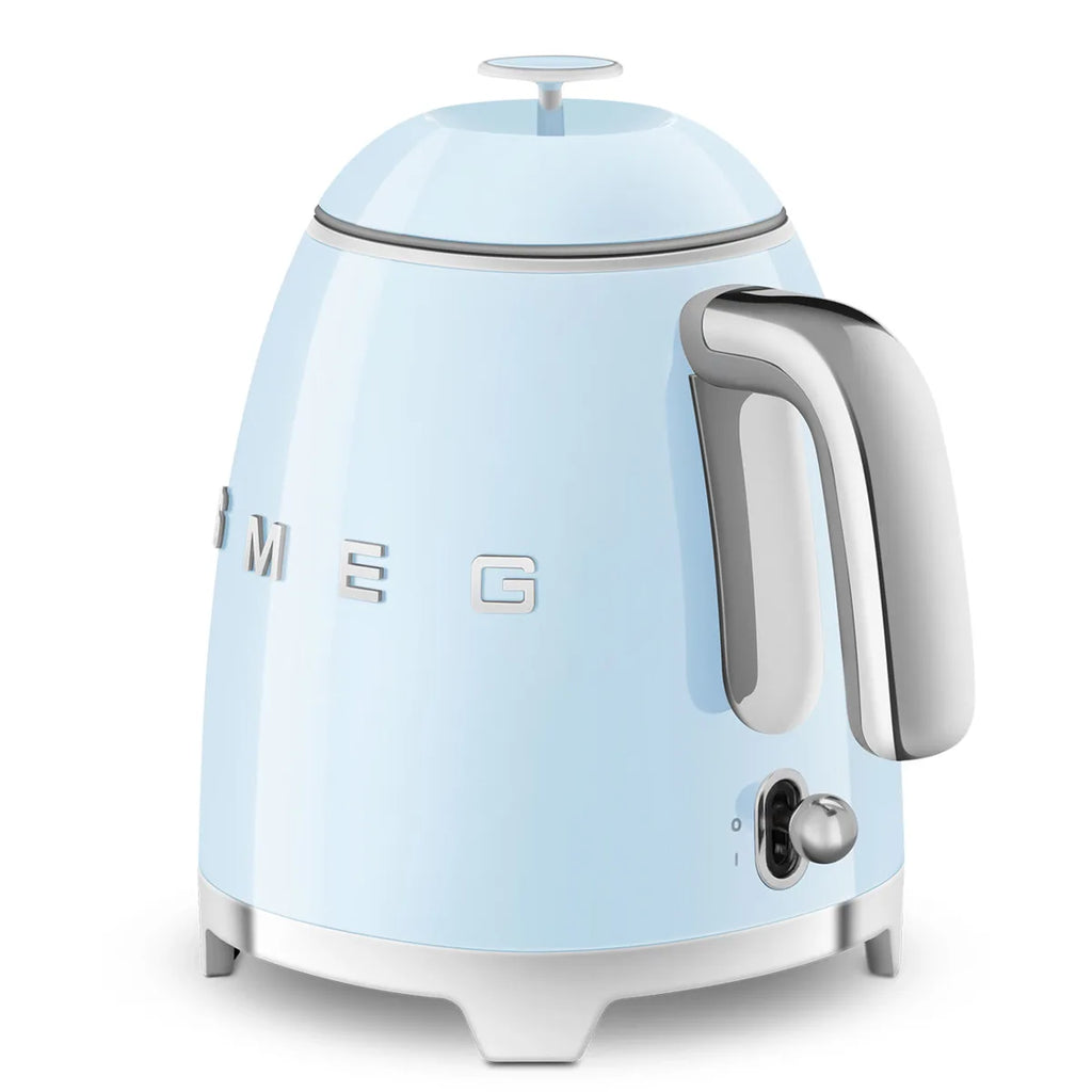 Czajnik Mini Smeg KLF05PBEU Pastelowy błękit 50's Style