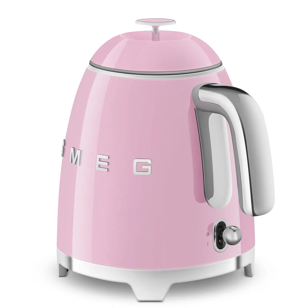 Czajnik Mini Smeg KLF05PKEU Pastelowy róż 50's Style