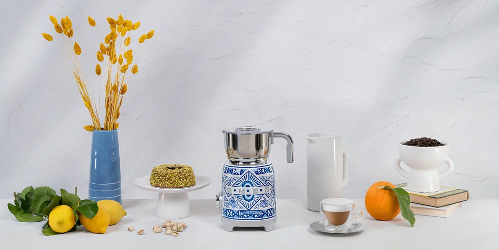 Spieniacz do mleka Smeg MFF01DGBEU Smeg & Dolce&Gabbana 50's Style