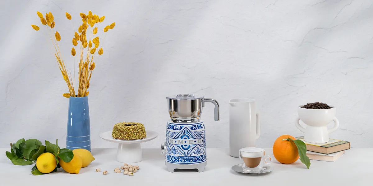 Spieniacz do mleka Smeg MFF01DGBEU Smeg & Dolce&Gabbana 50's Style