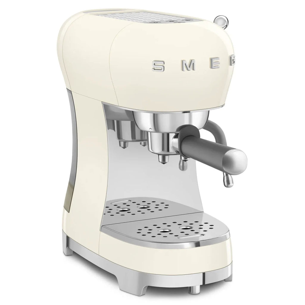 Kolbowy ekspres do kawy Smeg ECF02CREU Kremowy 50's Style