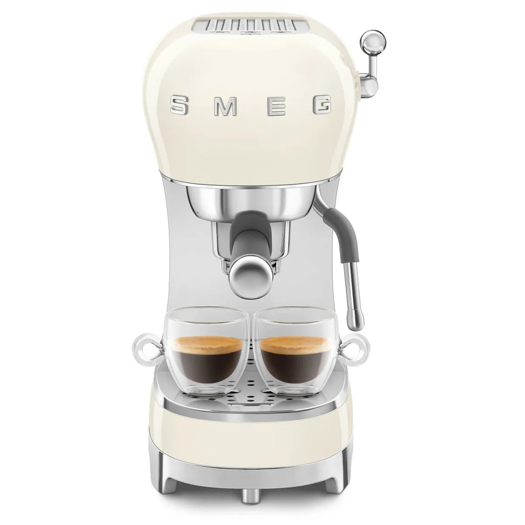 Kolbowy ekspres do kawy Smeg ECF02CREU Kremowy 50's Style
