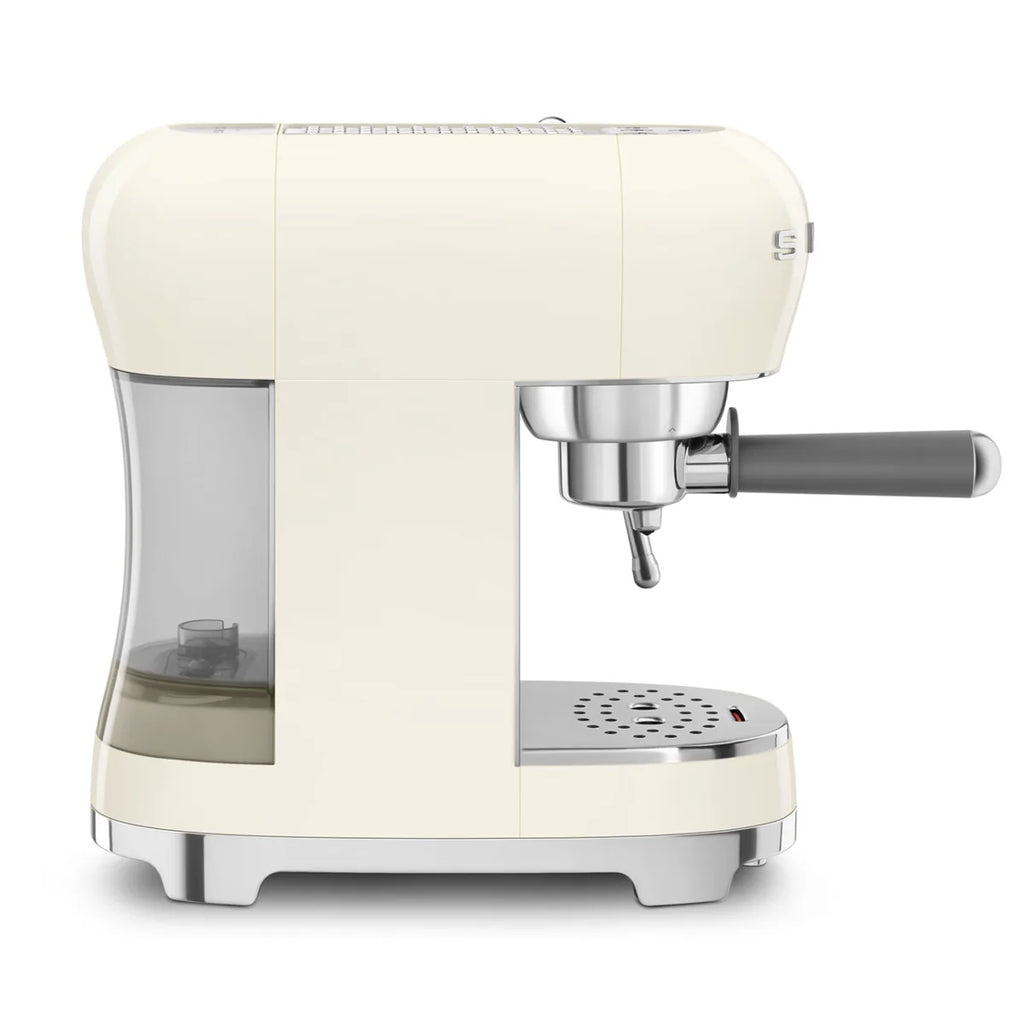 Kolbowy ekspres do kawy Smeg ECF02CREU Kremowy 50's Style