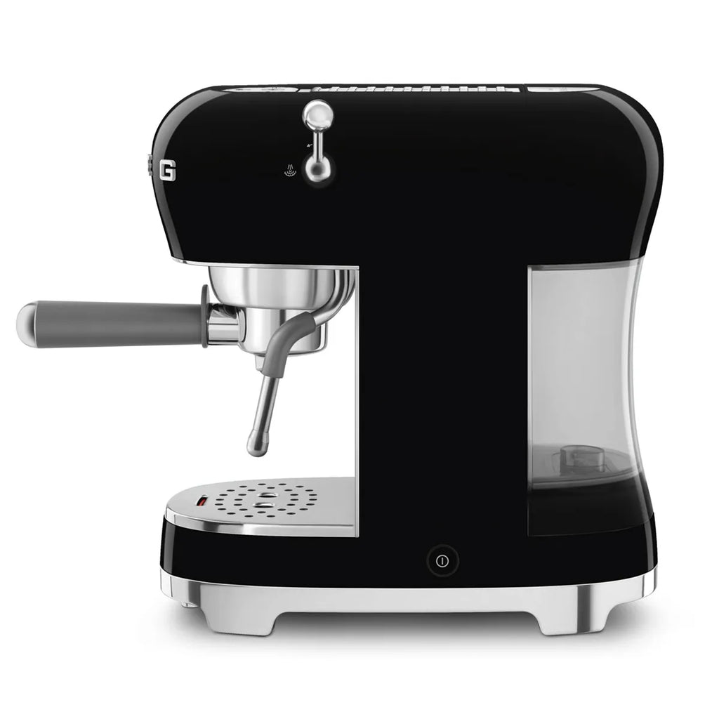Kolbowy ekspres do kawy Smeg ECF02BLEU Czarny 50's Style