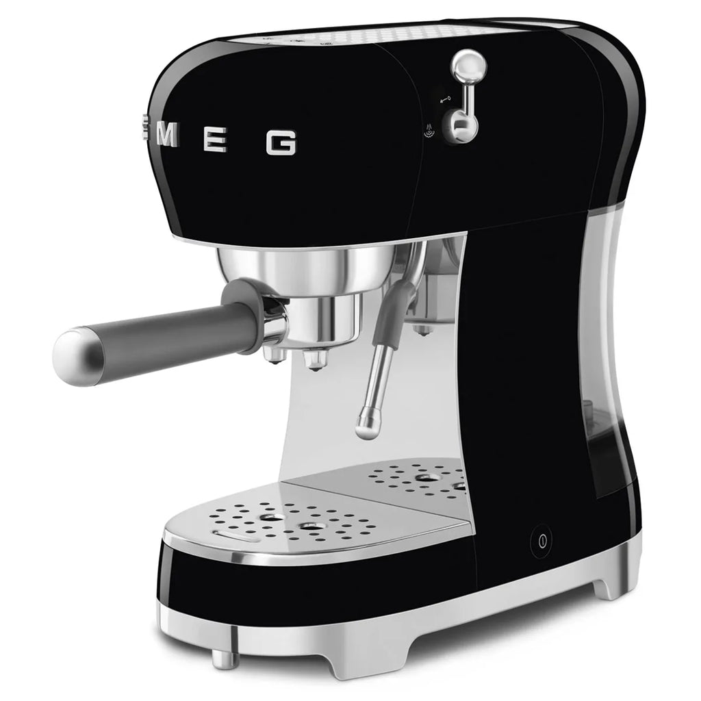Kolbowy ekspres do kawy Smeg ECF02BLEU Czarny 50's Style