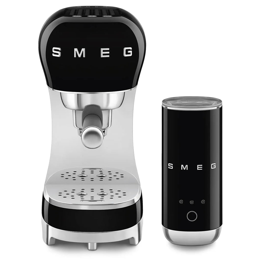 Kolbowy ekspres do kawy Smeg ECF12BLEU Czarny 50's Style