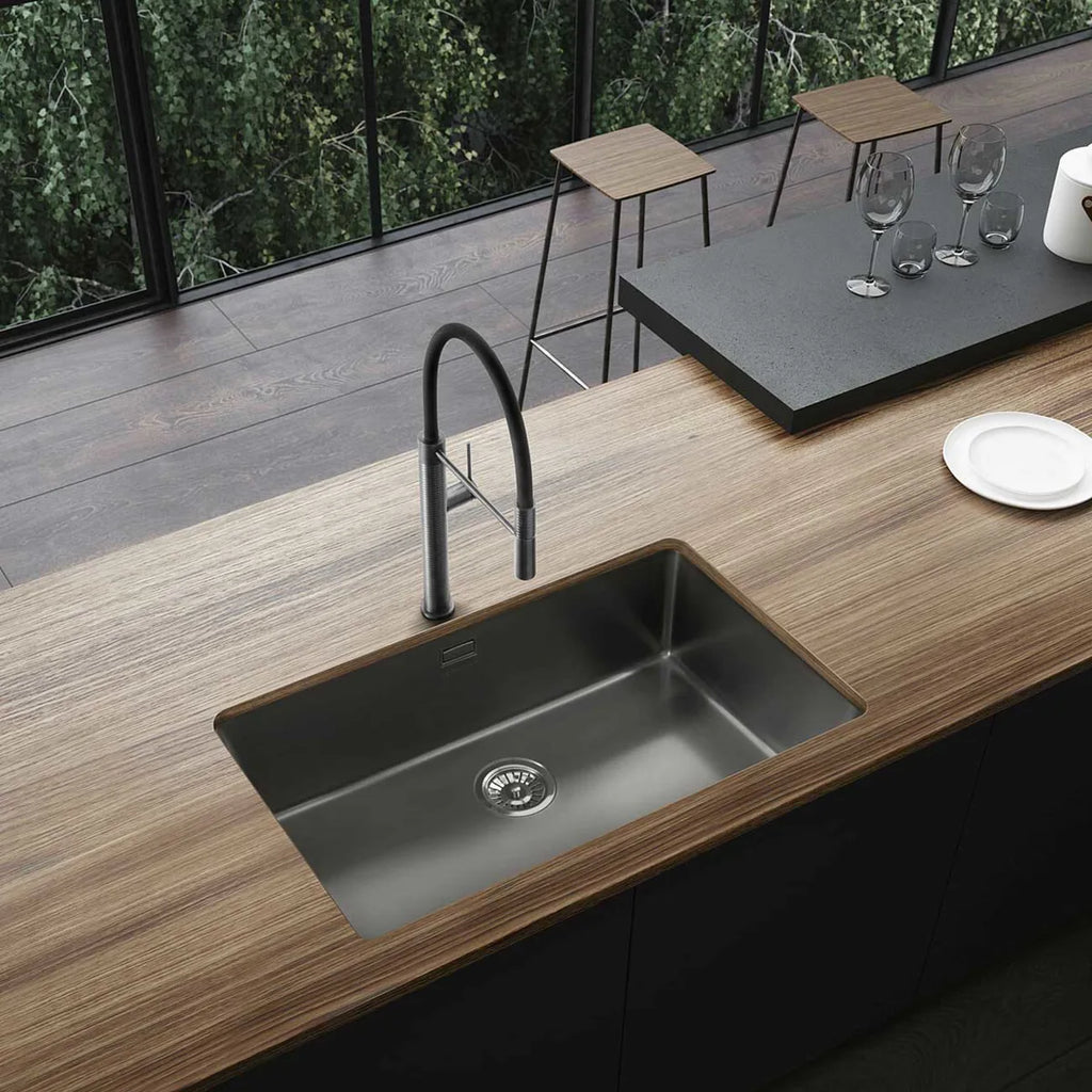 Bateria kuchenna, Półprofesjonalna, jednouchwytowa Smeg MID6DKX Universal MID6DKX