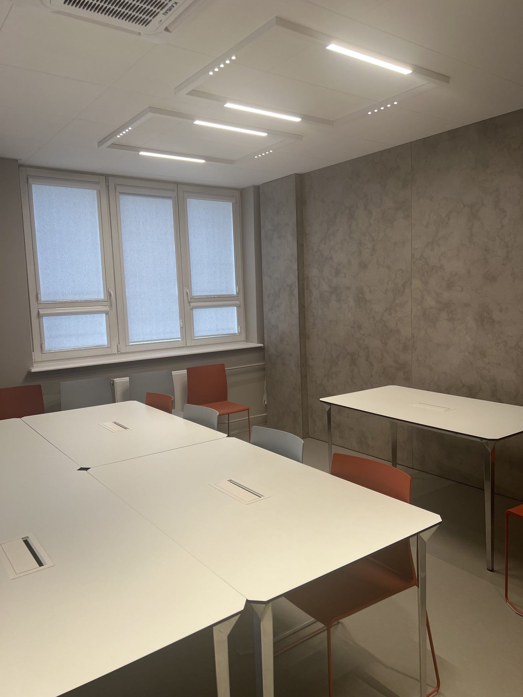 Recepcja i sala konferencyjna Szpitala Kardiologicznego Wrocław — zdjęcie 8
